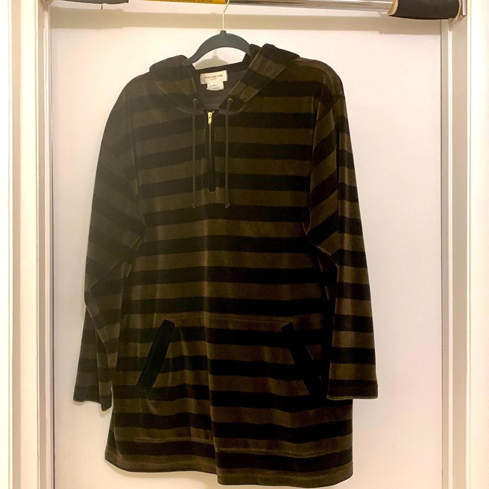 Velour hooded sweatshirt brown with a black stripes by Jones New York Sz.M Large